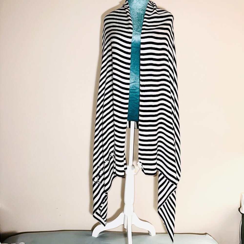 NWOT KATE SPADE NEW YORK Women's black and white striped scarf and shawl - Picture 3 of 10